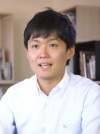 小林 亮介