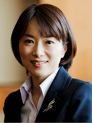 西 経子