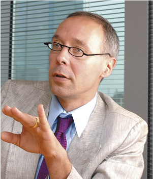 Jesper Koll