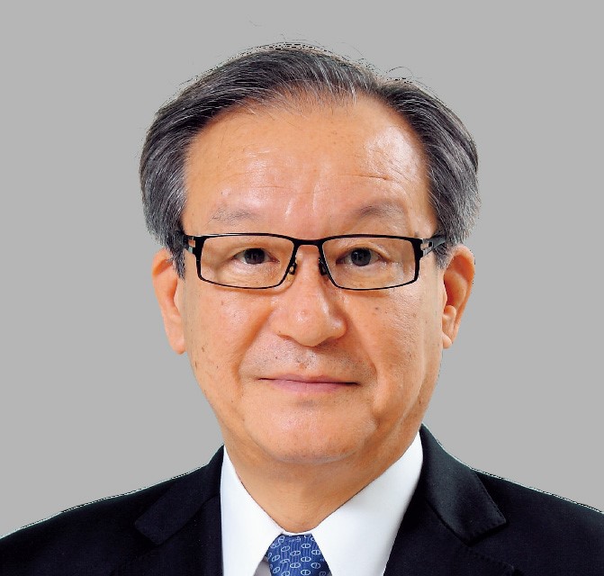 尾山 基 氏