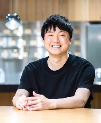 濱渦 伸次 氏