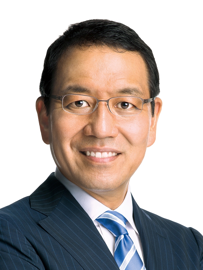 越智 隆雄 氏