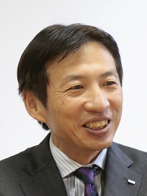 山田 邦雄 氏