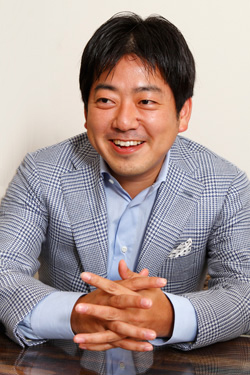 坂野 哲平 氏