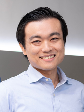 清水 信哉 氏