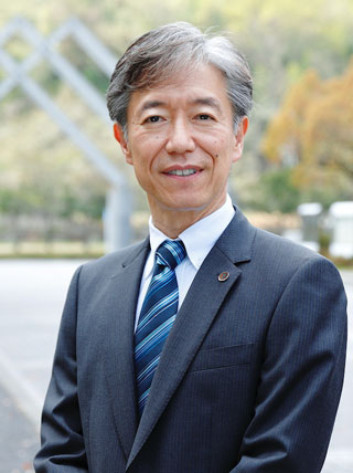 塩﨑 一裕 氏