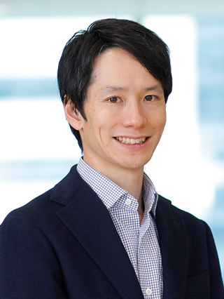 角田 望 氏