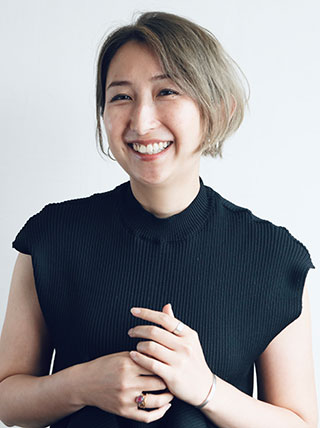 白木 夏子 氏