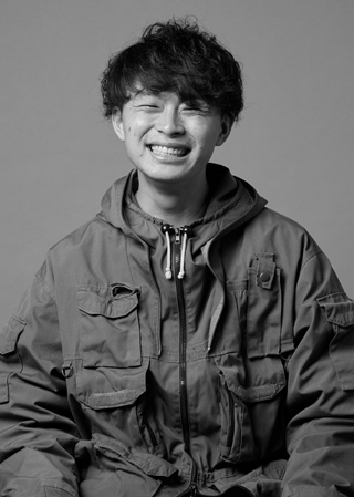 田島 颯 氏