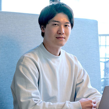 石濱 嵩博 氏