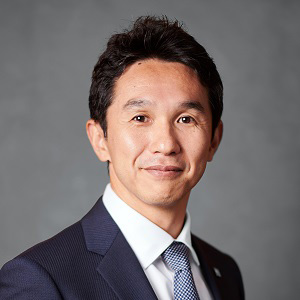 間下 直晃 氏